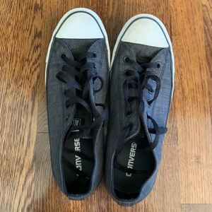 Converse men’s 8 women’s 10
